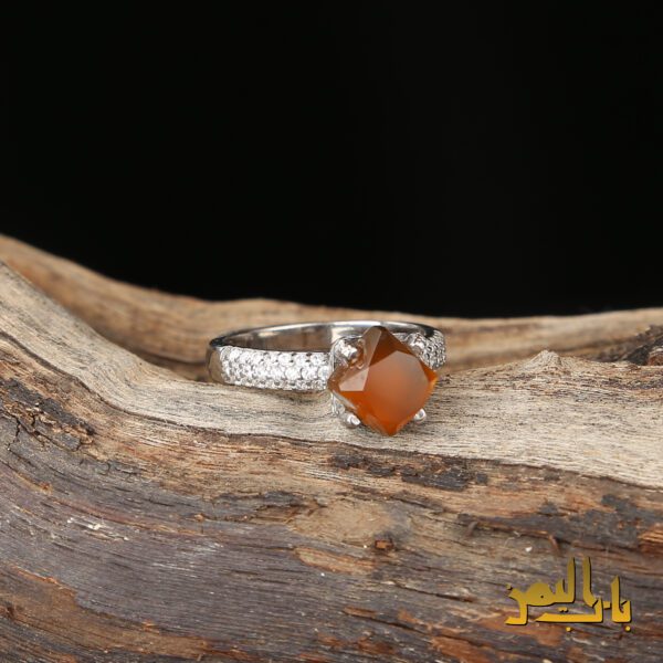 انشگتر زنانه عقیق پرتقالی